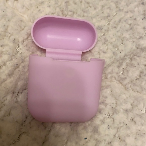 Plain purple AirPod protector - Picture 1 of 3